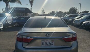 
									2015 Lexus ES 300h Sedan 4D full								