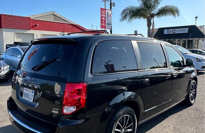 
								2018 Dodge grand caravan passenger GT Minivan 4D full									