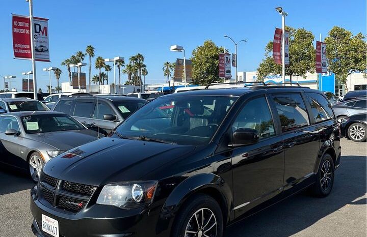 
								2018 Dodge grand caravan passenger GT Minivan 4D full									