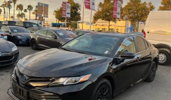 
									2019 Toyota camry hybrid LE full								