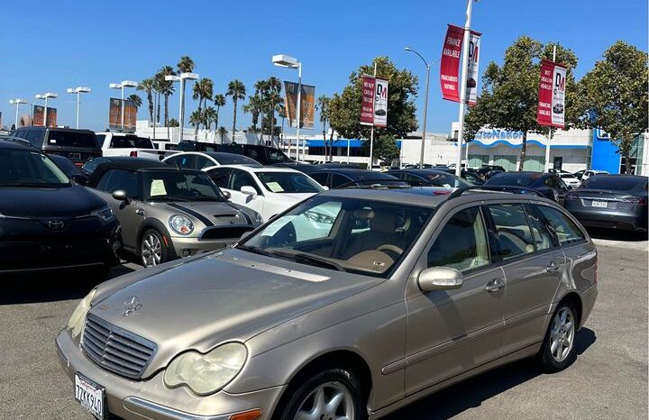 
								2004 Mercedes-Benz c-class C 240 4MATIC Wagon 4D full									