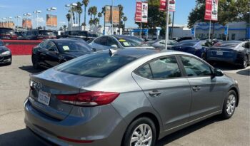 
									2017 Hyundai elantra SE Sedan 4D full								