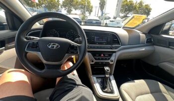 
									2017 Hyundai elantra SE Sedan 4D full								