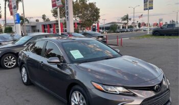 
									2021 Toyota camry LE Sedan 4D full								