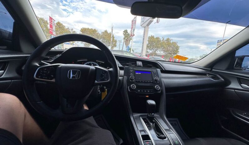 
								2019 Honda civic LX Sedan 4D full									