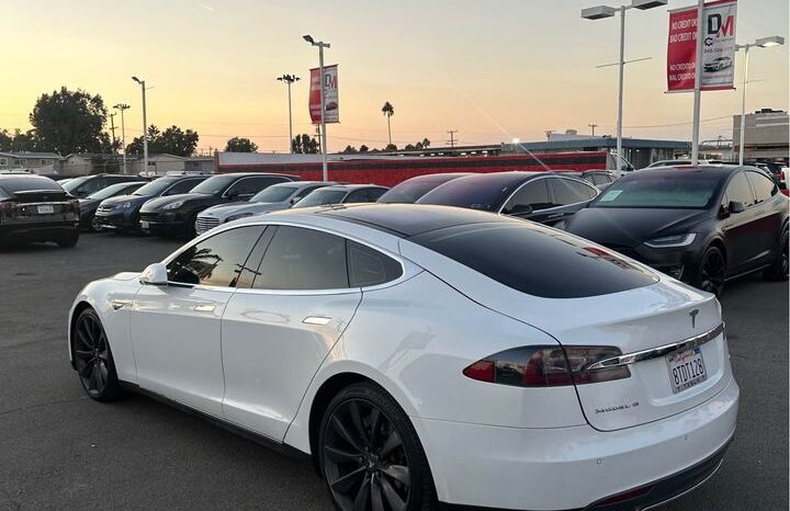 
								2014 Tesla model s Sedan 4D full									