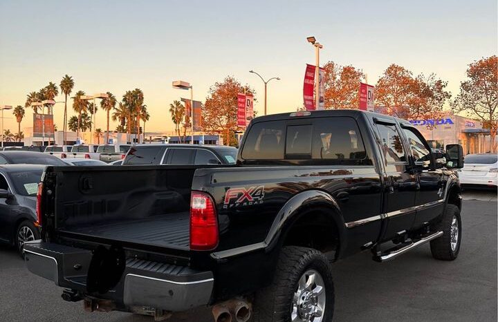 
								2016 Ford f250 super duty super cab Lariat full									