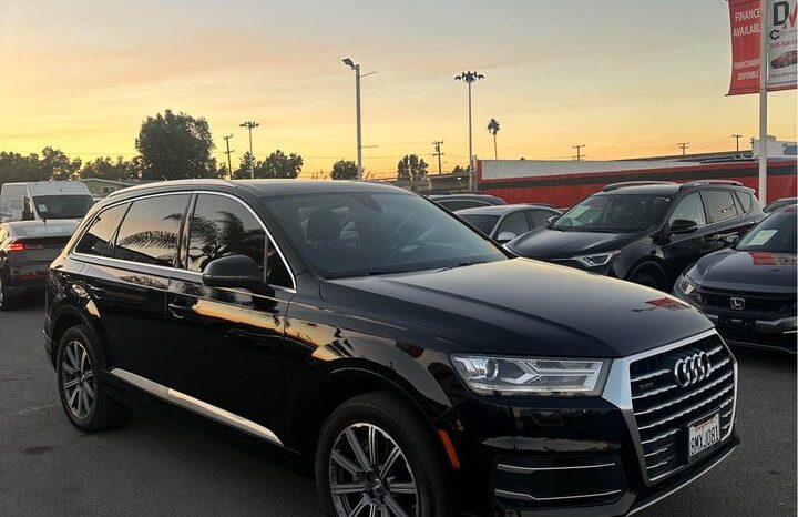 
								2019 Audi q7 2.0T Premium full									