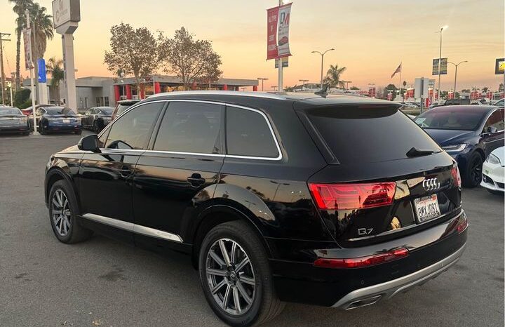 
								2019 Audi q7 2.0T Premium full									