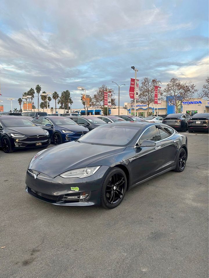 2015 Tesla model s 85D - Deboss Motors