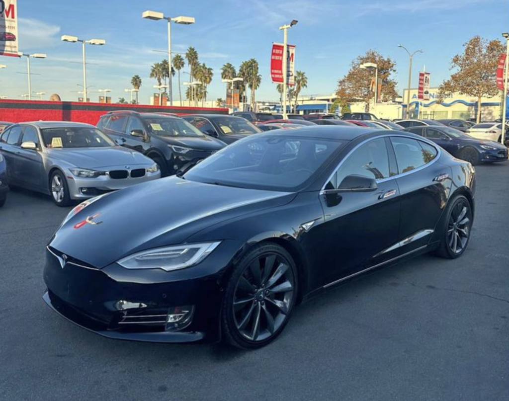 2016 Tesla model s 90D Sedan 4D - Deboss Motors