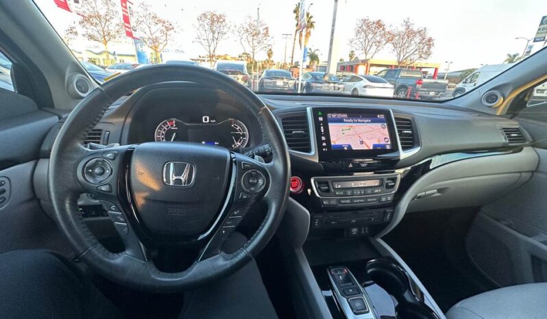 
								2016 Honda pilot Touring Sport Utility 4D full									