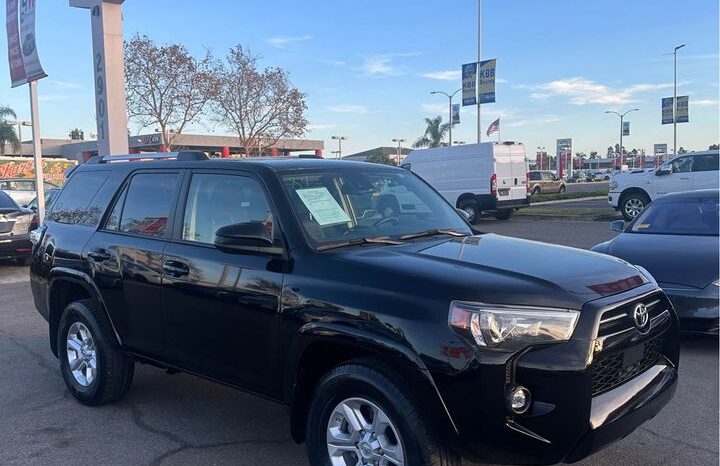 
								2021 Toyota 4runner SR5 Sport Utility 4D full									