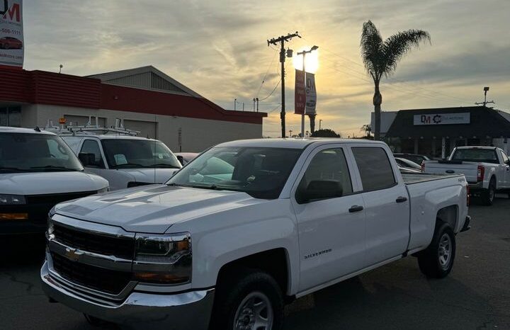 
								2018 Chevrolet silverado 1500 crew cab full									