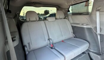 
									2015 Toyota sienna XLE Minivan 4D full								