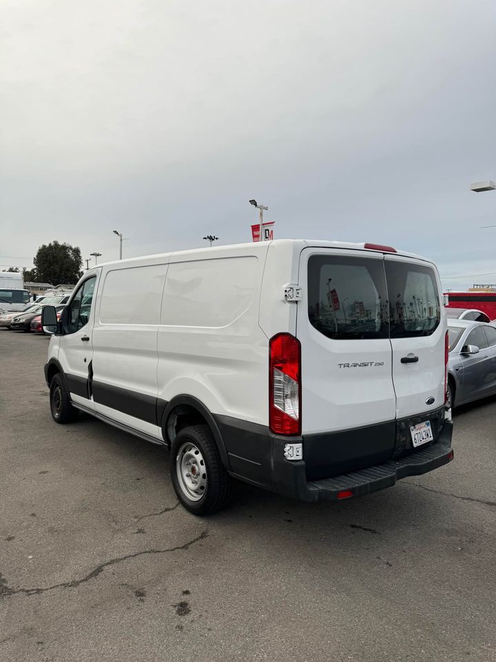 2016 Ford transit 250 van Low Roof w/60/40 Side Door w/RWB Van 3D ...