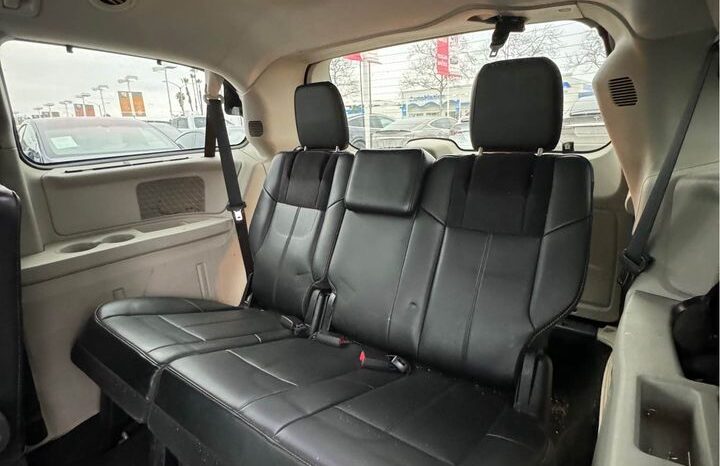 
								2013 Chrysler town & country Limited Minivan 4D full									