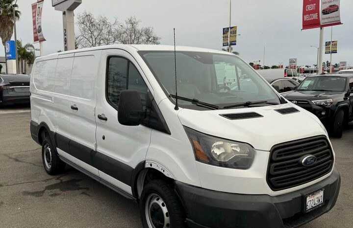 
								2016 Ford transit 250 van Low Roof w/60/40 Side Door w/RWB Van 3D full									