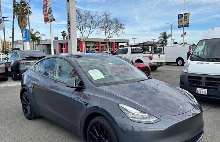 
								2021 Tesla model y Long Range Sport Utility 4D full									