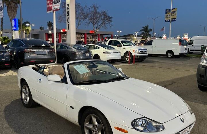 
								2000 Jaguar XK8 Convertible 2D full									