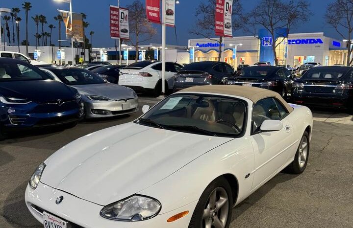 
								2000 Jaguar XK8 Convertible 2D full									