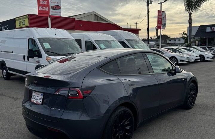 
								2021 Tesla model y Long Range Sport Utility 4D full									