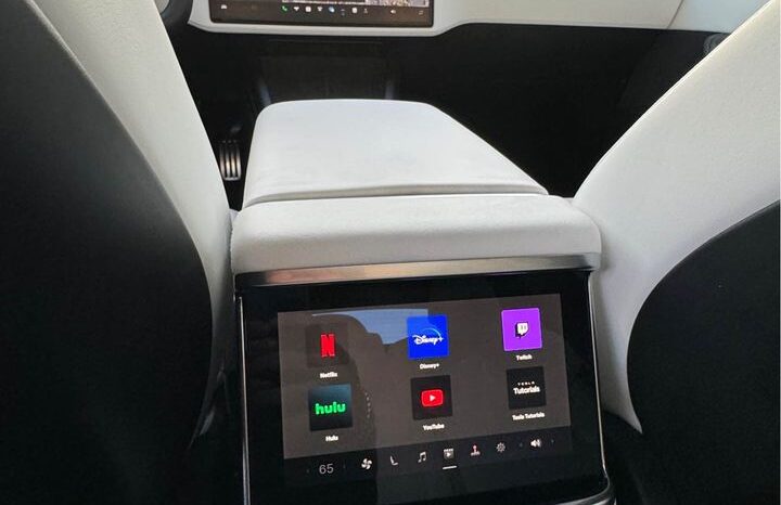 
								2022 Tesla model s Plaid Sedan 4D full									