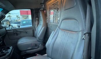 
									2022 Chevrolet express 2500 cargo Regular Van 3D full								