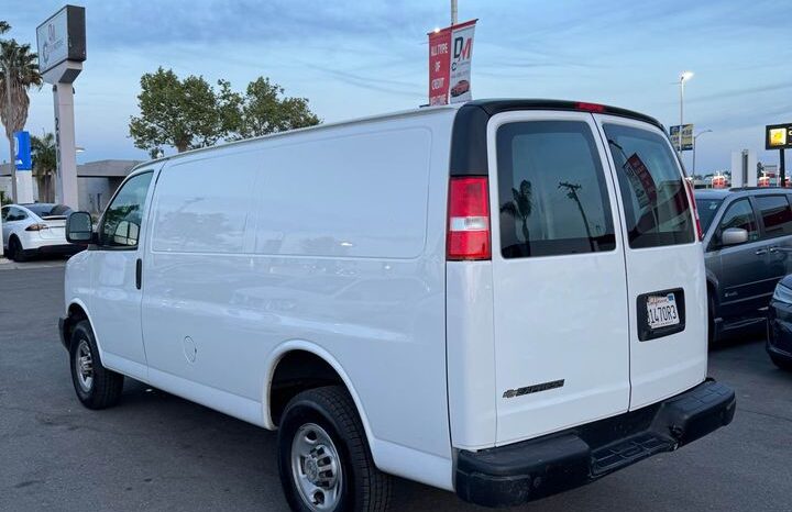 
								2022 Chevrolet express 2500 cargo Regular Van 3D full									