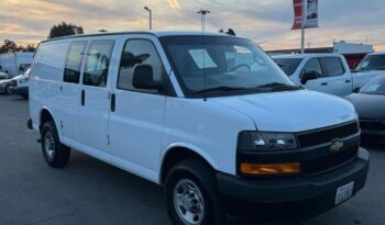 
									2022 Chevrolet express 2500 cargo Regular Van 3D full								