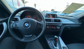 
									2017 BMW 3 series 320i Sedan 4D full								