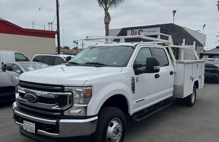 
								2021 Ford f350 super duty super cab & chassis XLT Cab & Chassis 4D full									