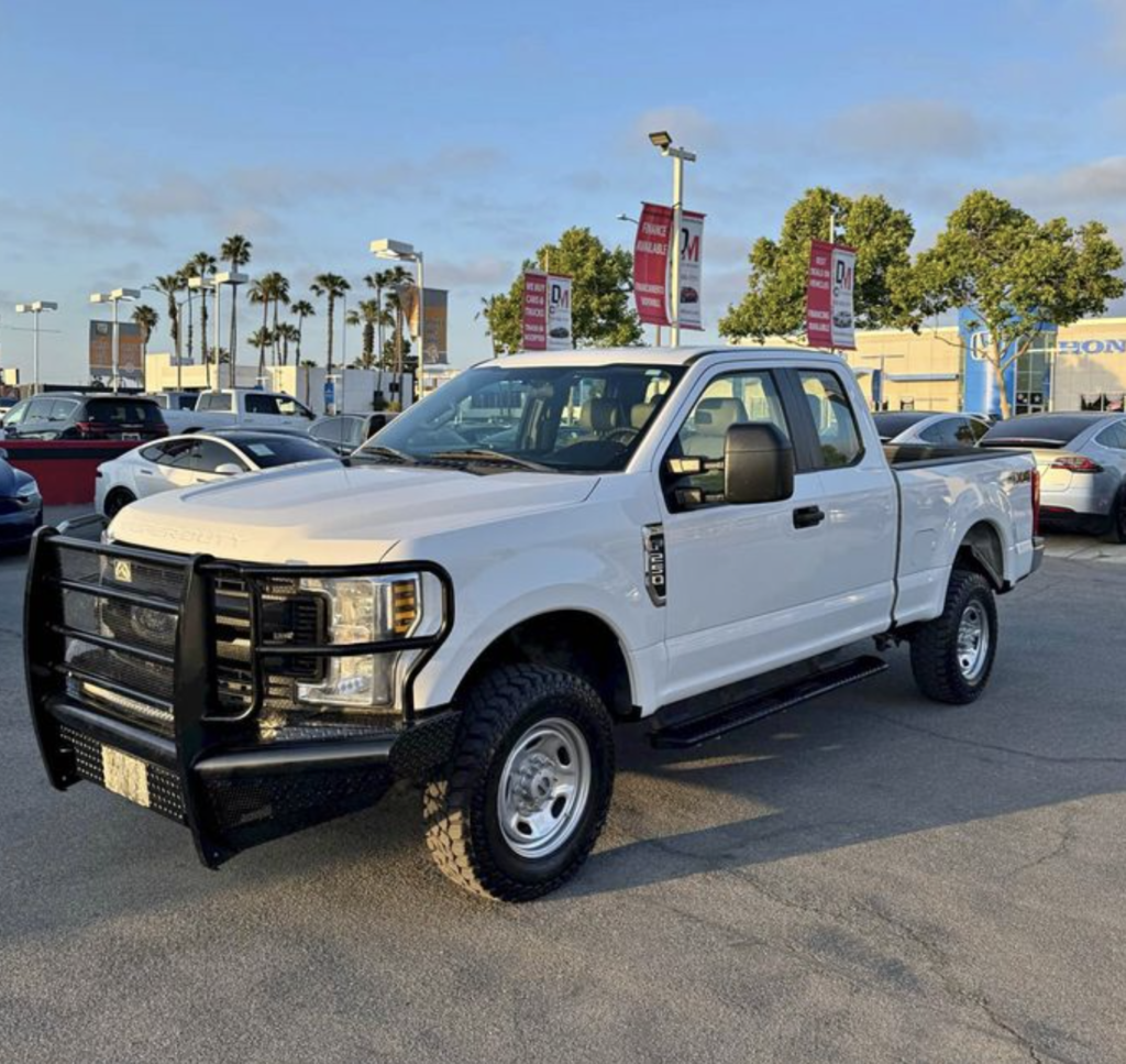 2019 Ford f250 super duty crew cab XL Pickup 4D 8 ft - Deboss Motors