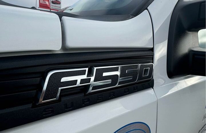 
								2013 Ford f550 super duty super cab & chassis 162″ W.B. 4D full									