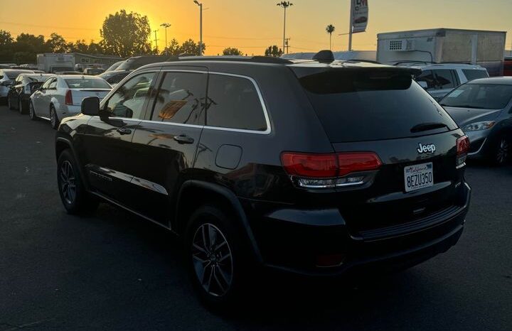 
								2018 Jeep grand cherokee Laredo E Sport Utility 4D full									