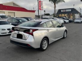 2022 Toyota prius L Eco Hatchback 4D