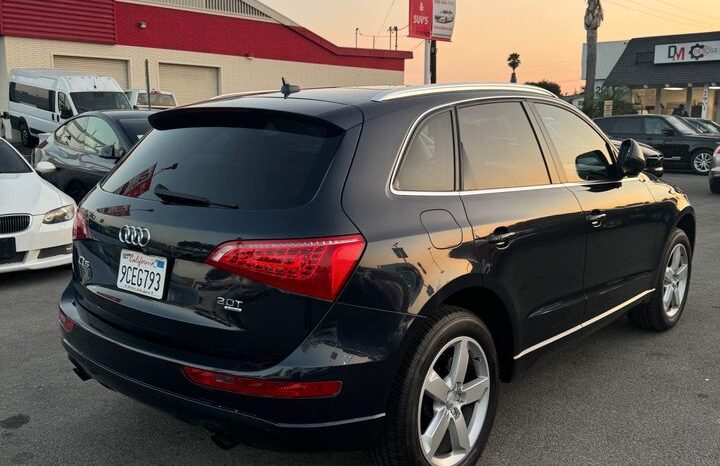 
								2012 Audi q5 2.0T Quattro Premium Sport Utility 4D full									