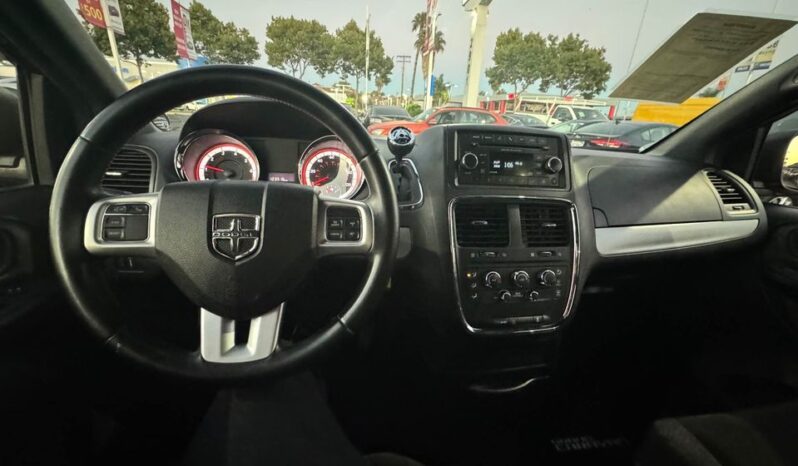 
								2015 Dodge grand caravan passenger SE Minivan 4D full									