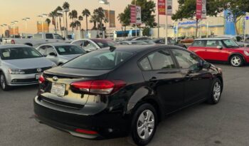 
									2017 Kia forte LX Sedan 4D full								