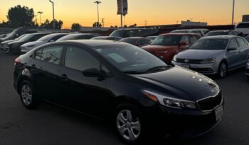 
									2017 Kia forte LX Sedan 4D full								