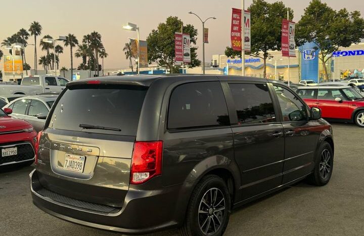 2015 Dodge grand caravan passenger SE Minivan 4D