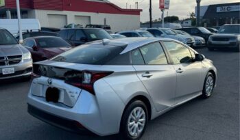 
									2022 Toyota prius L Eco Hatchback 4D full								