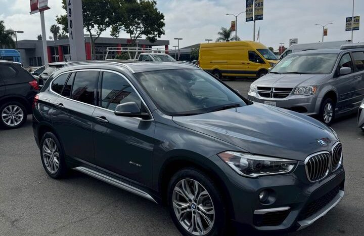 
								2017 BMW x1 sDrive28i Sport Utility 4D full									