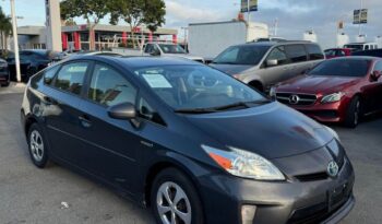 
									2015 Toyota prius Two Hatchback 4D full								