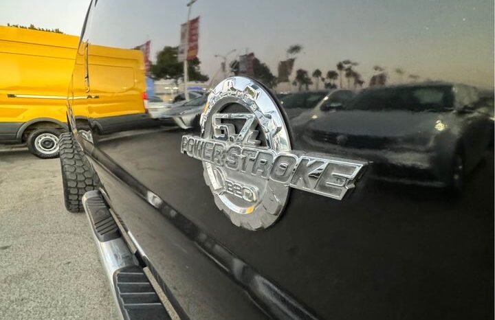 
								2011 Ford f250 super duty crew cab Lariat Pickup 4D 6 3/4 ft full									