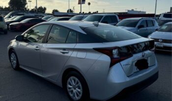 
									2022 Toyota prius L Eco Hatchback 4D full								