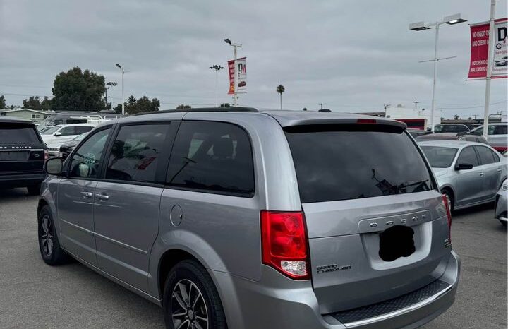 
								2017 Dodge grand caravan passenger GT Minivan 4D full									