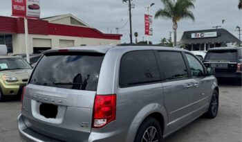 
									2017 Dodge grand caravan passenger GT Minivan 4D full								