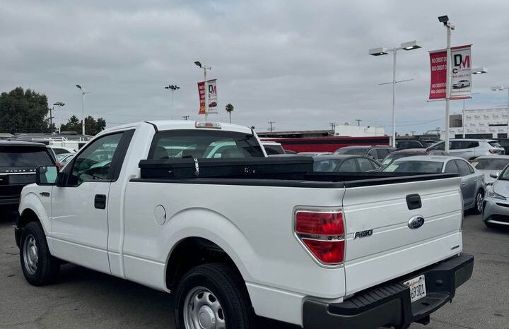 
								2011 Ford f150 regular cab XL Pickup 2D 6 1/2 ft full									