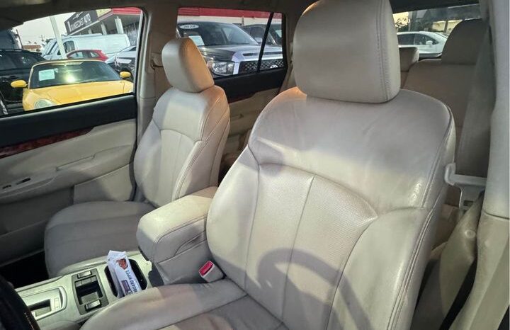 
								2011 Subaru outback 2.5i Limited Wagon 4D full									